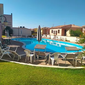 Casa vacanze Con Piscina E Campo Da Tennis Condominiale, Villasimius